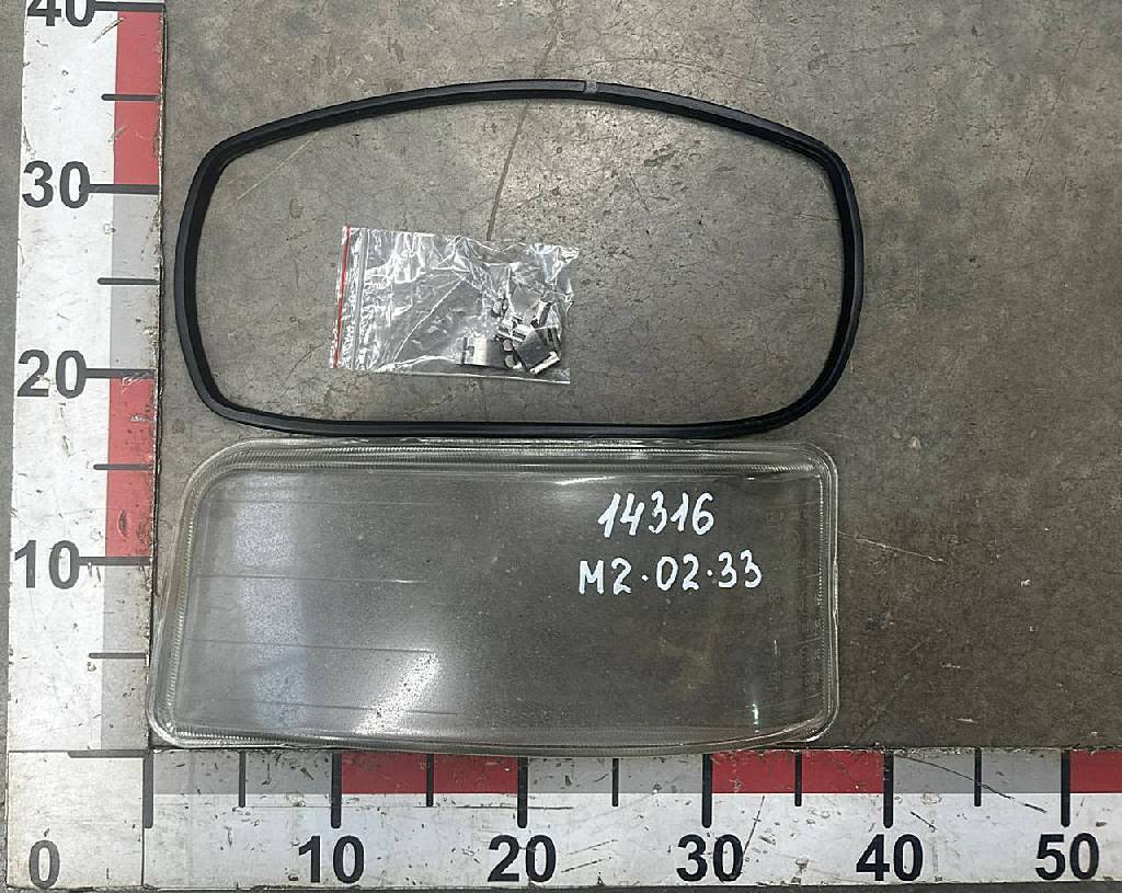 Стекло левой фары б/у