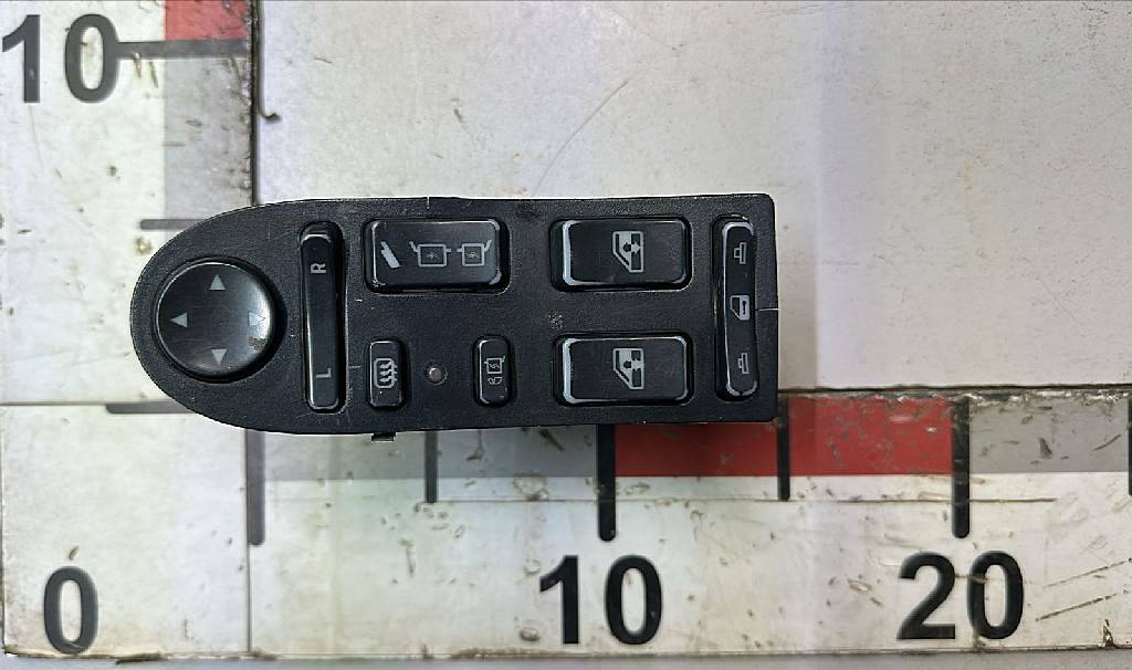 Блок управления зеркалами и стеклоподъемниками левый б/у