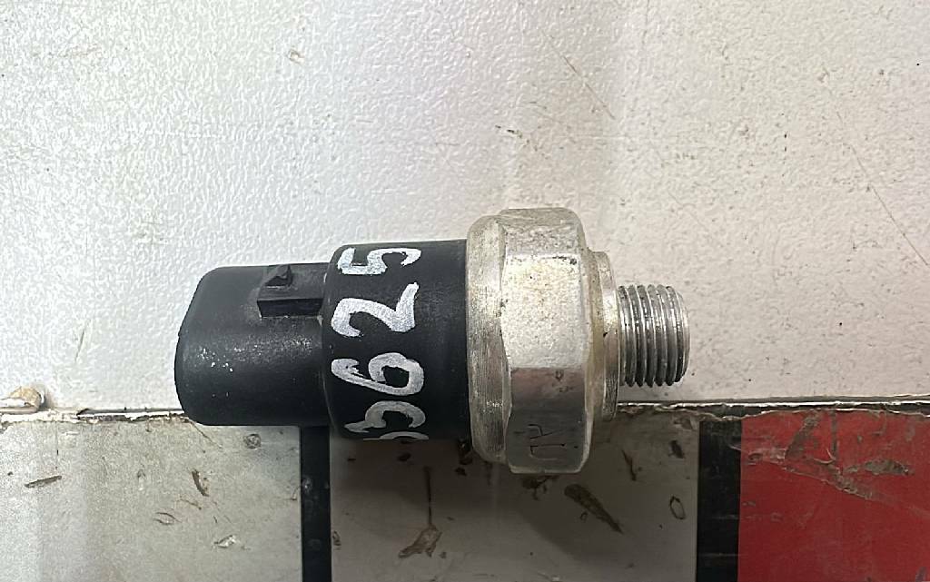 Датчик давления кондиционера б/у