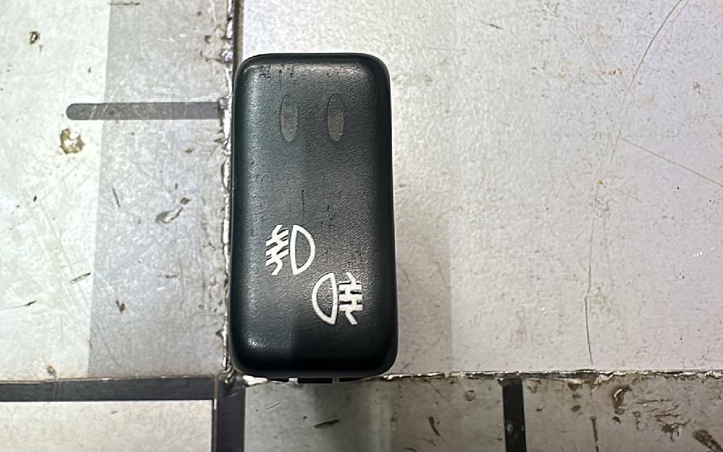 Клавиша противотуманных фар б/у