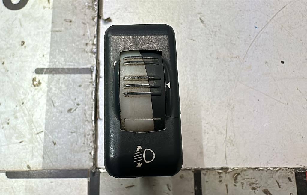 Корректор фар б/у