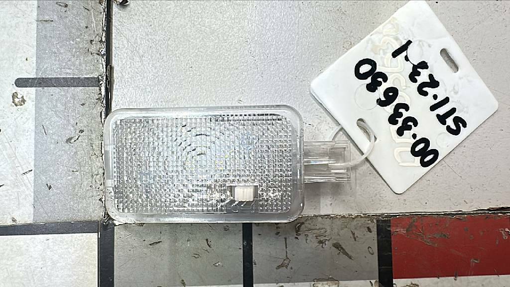 Фонарь освещения бардачка б/у