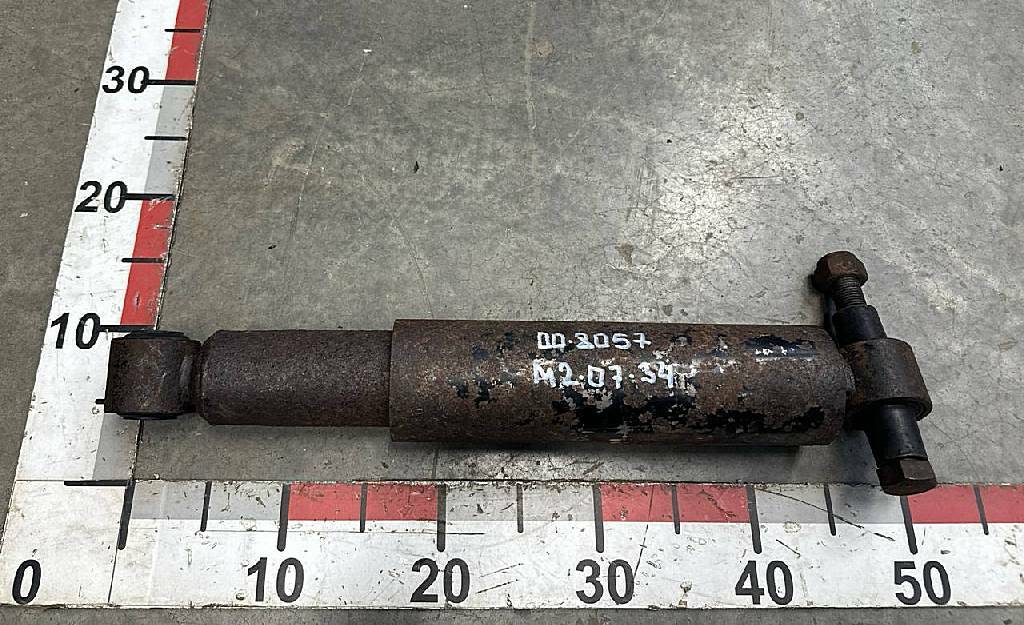 Амортизатор передней подвески б/у