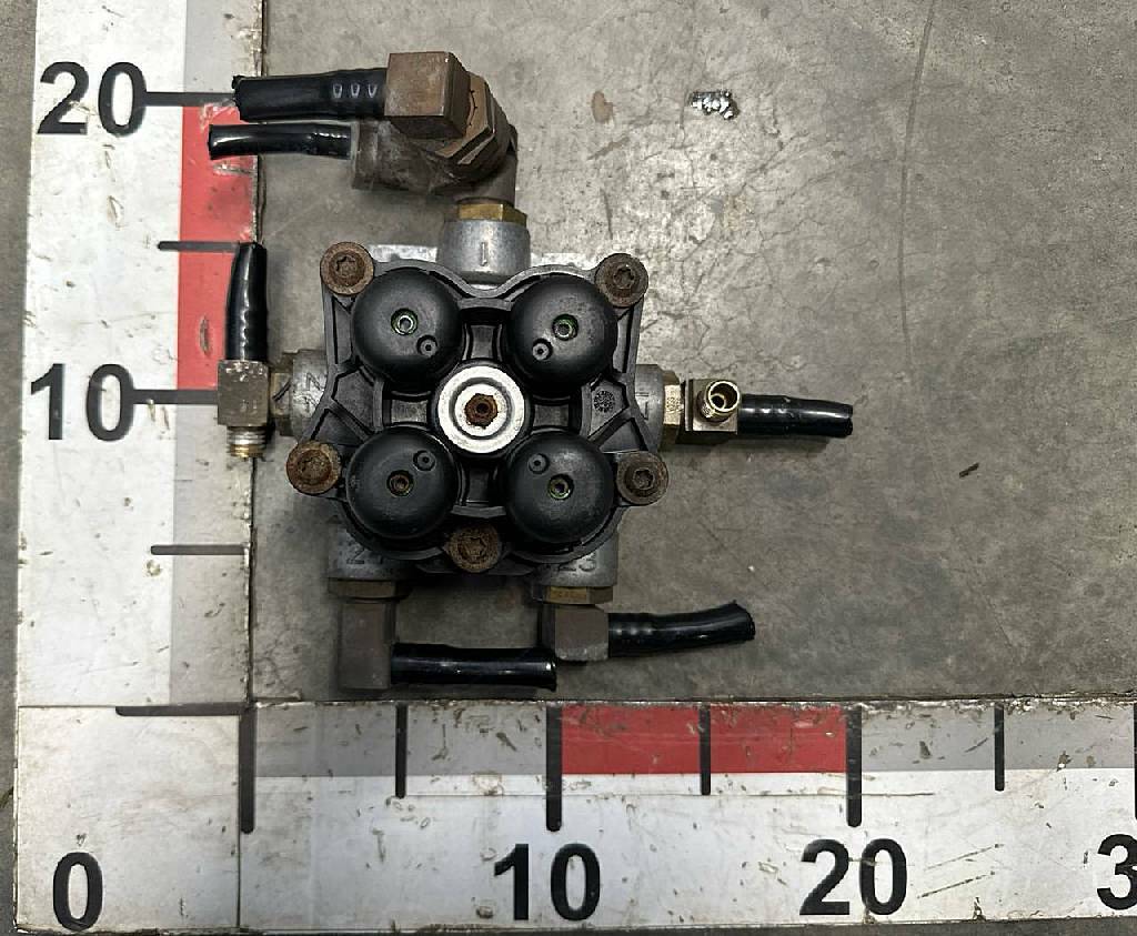 Клапан защитный 4-х контурный б/у