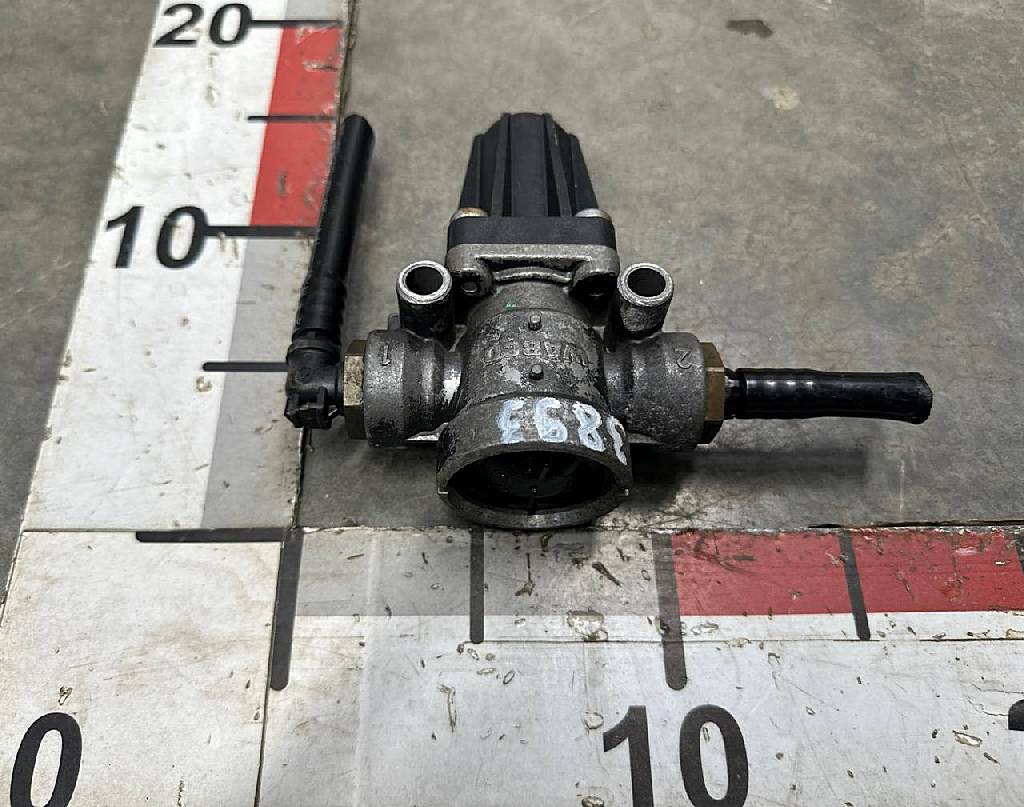 Клапан ограничительный б/у