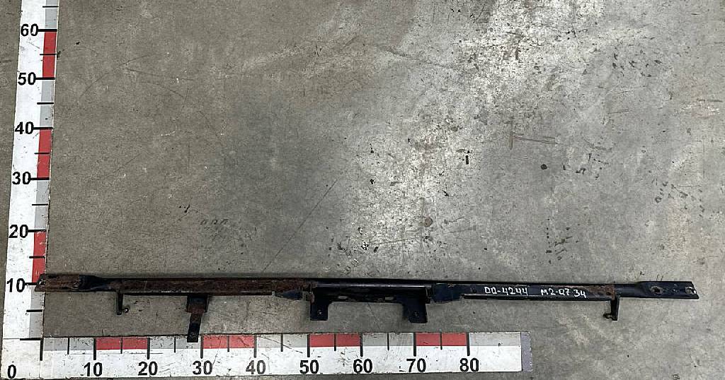 Кронштейн замка капота б/у