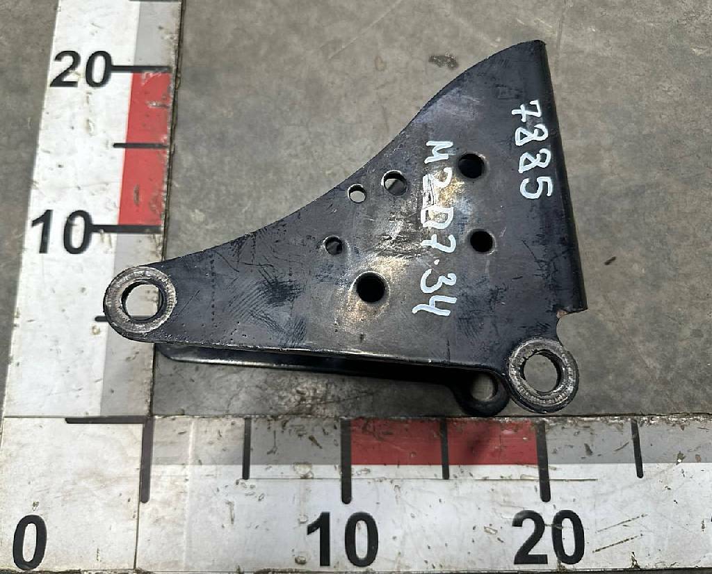 Кронштейн кабины передний б/у