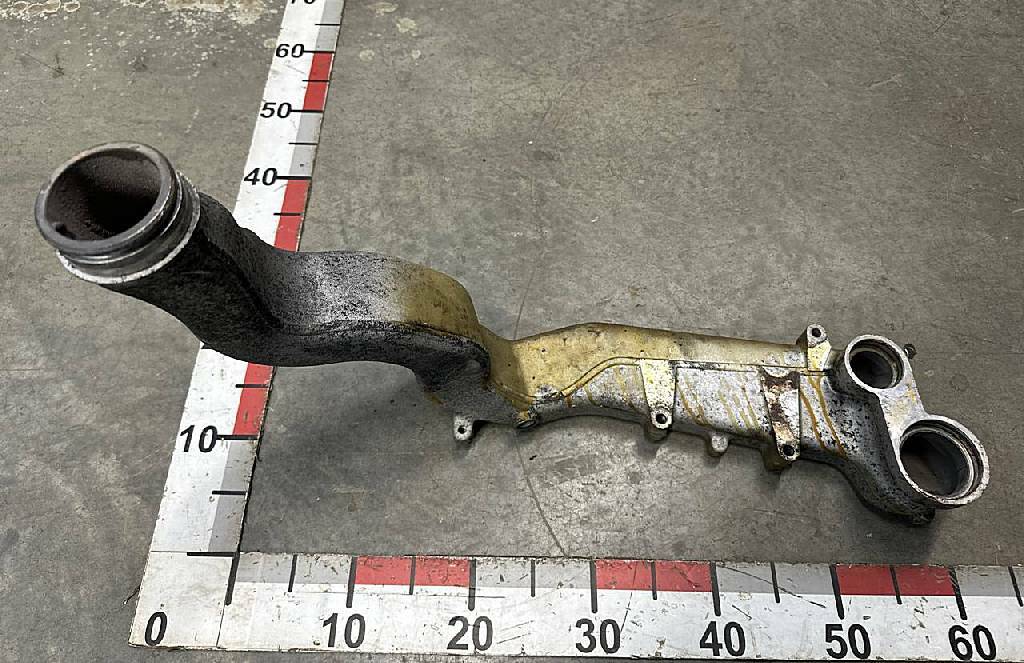 Патрубок интеркулера D2066 б/у