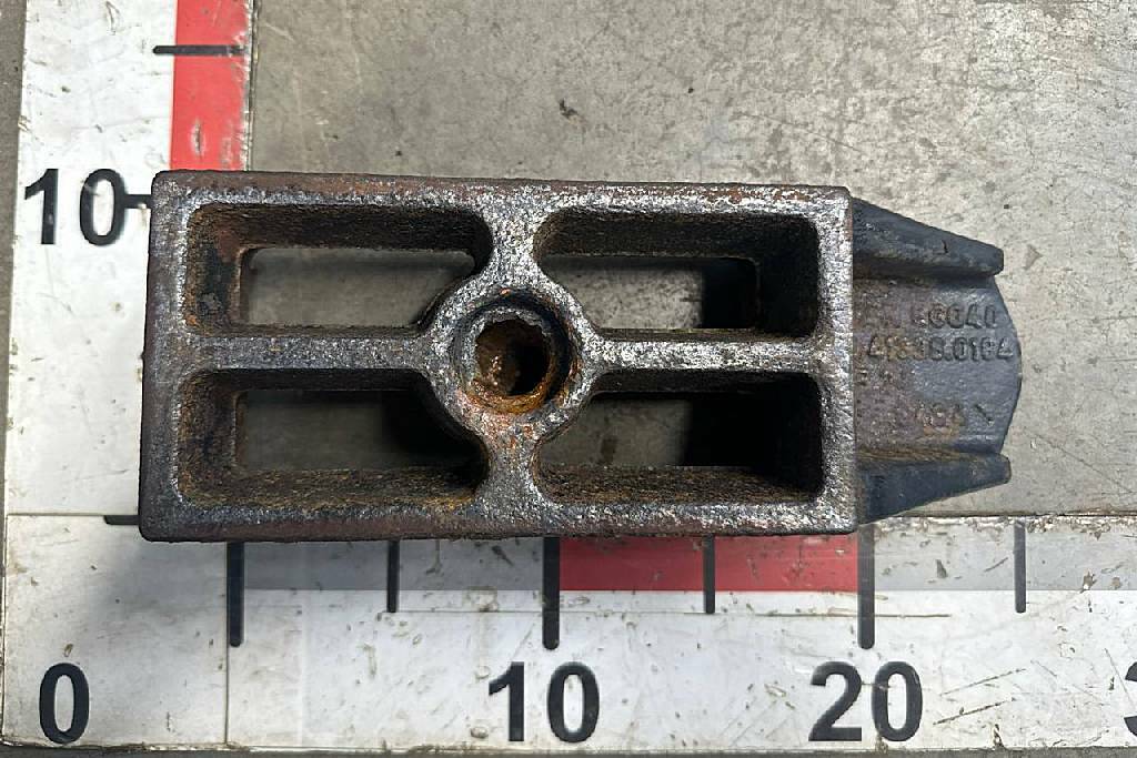 Проставка передней рессоры б/у