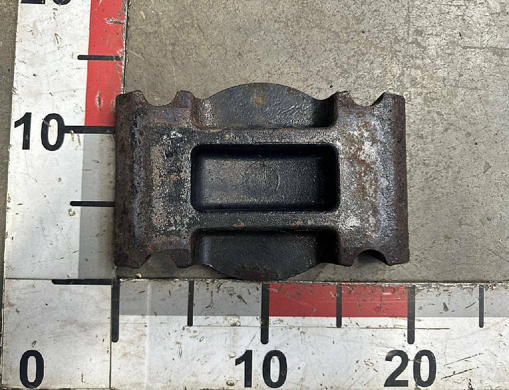 Проставка передней рессоры б/у