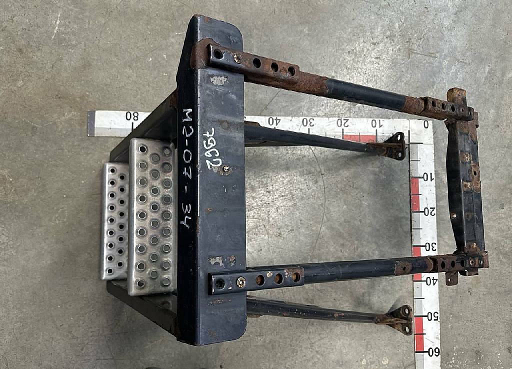 Ступеньки за кабиной б/у