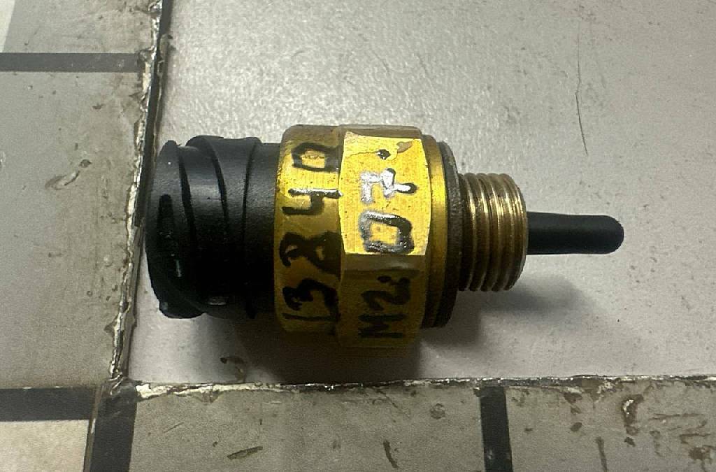 Датчик температуры воздуха турбины б/у