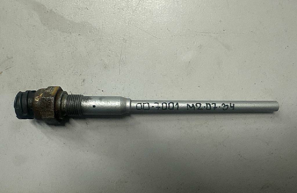 Датчик уровня масла б/у