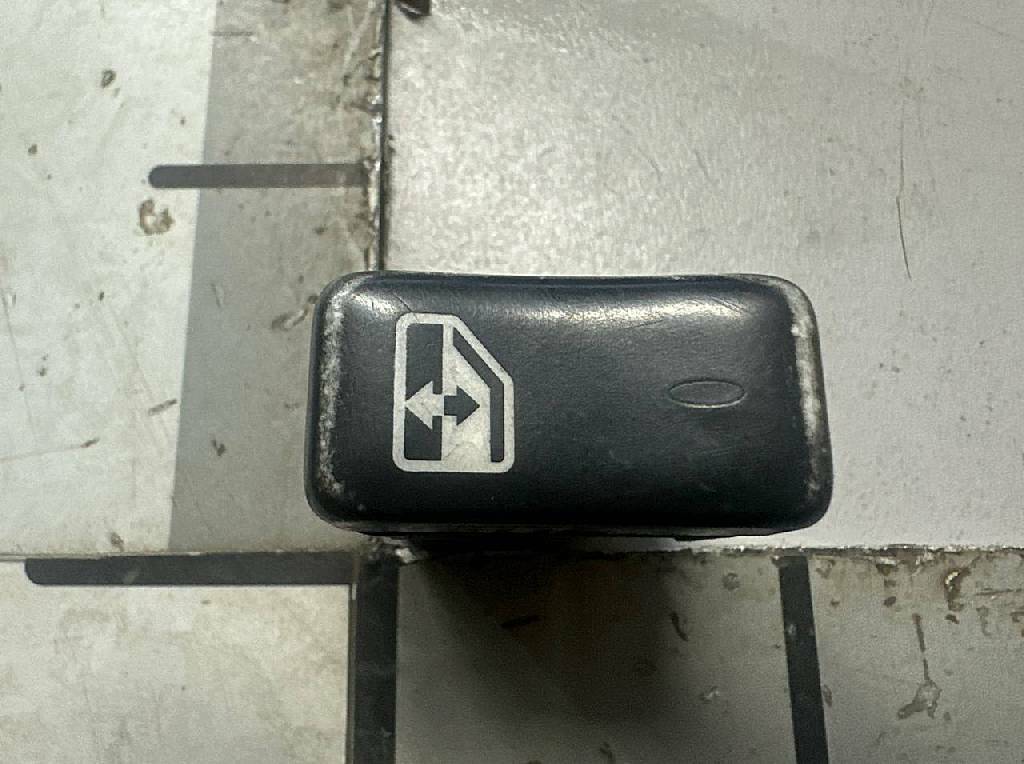Клавиша освещения салона б/у