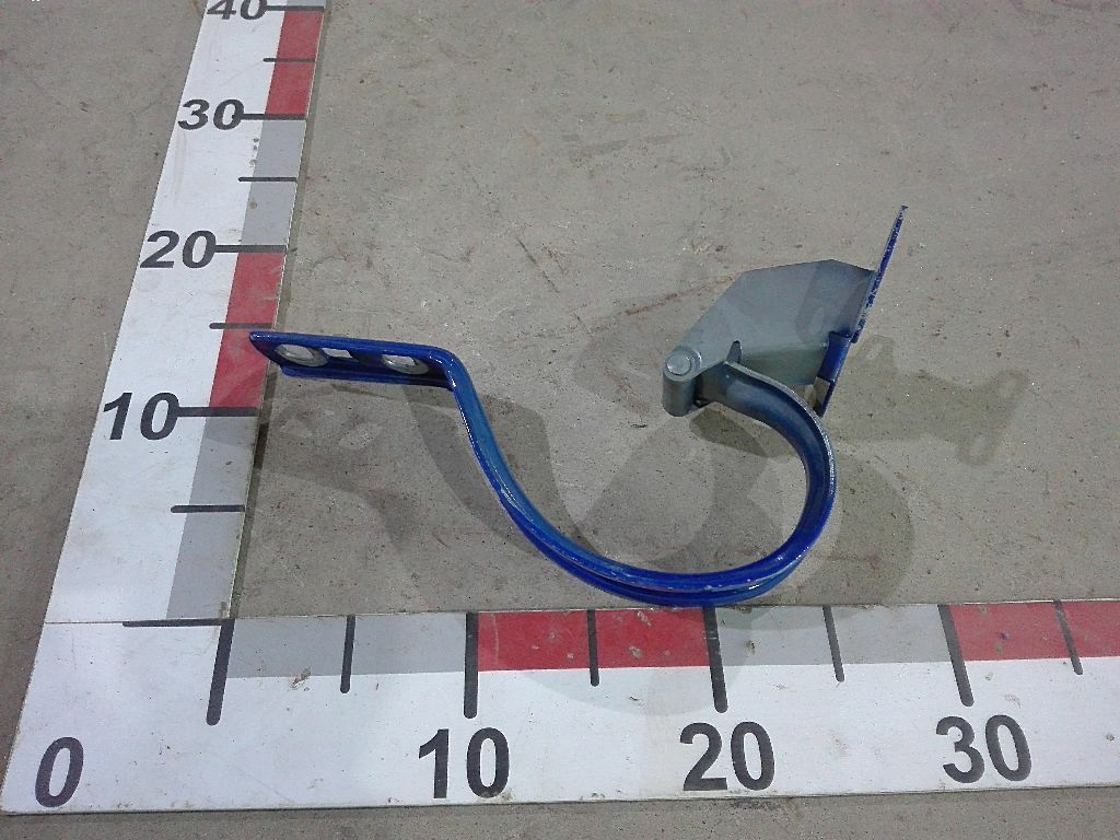 Петля крышки инструментального ящика б/у