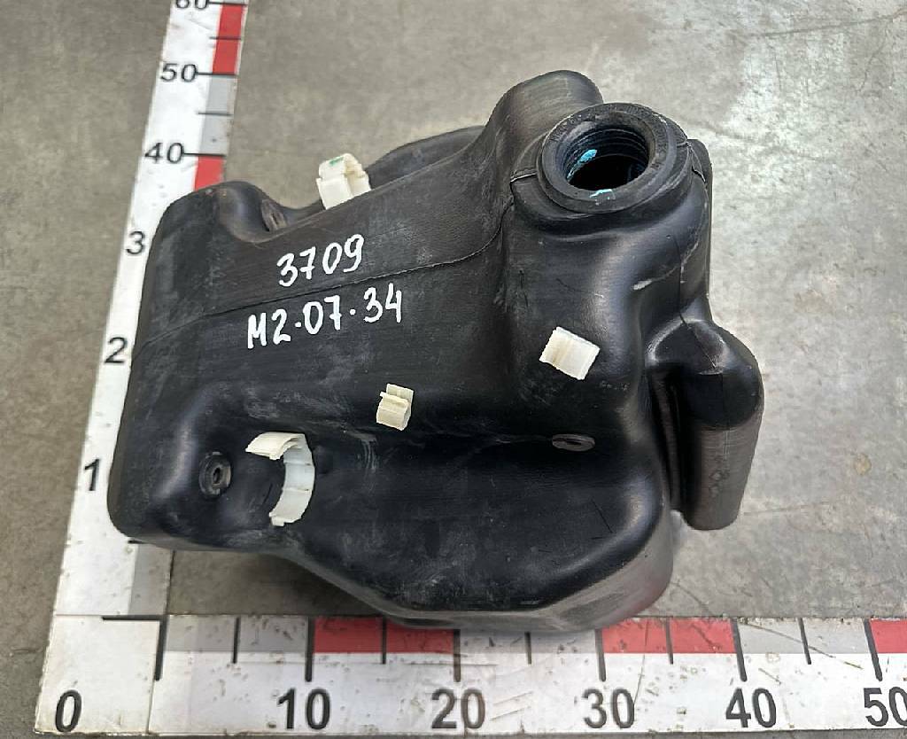 Бачок омывателя б/у