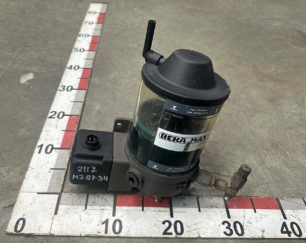 Блок центральной смазки б/у