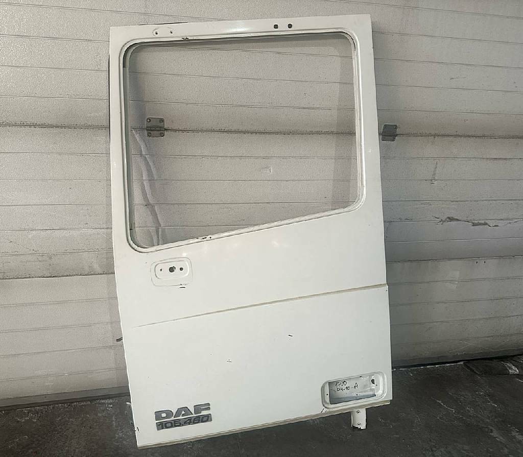 Каркас левой двери б/у