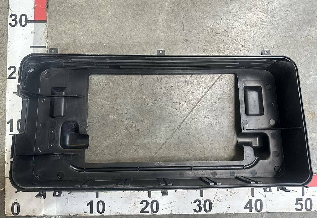 Корпус фильтра салона б/у