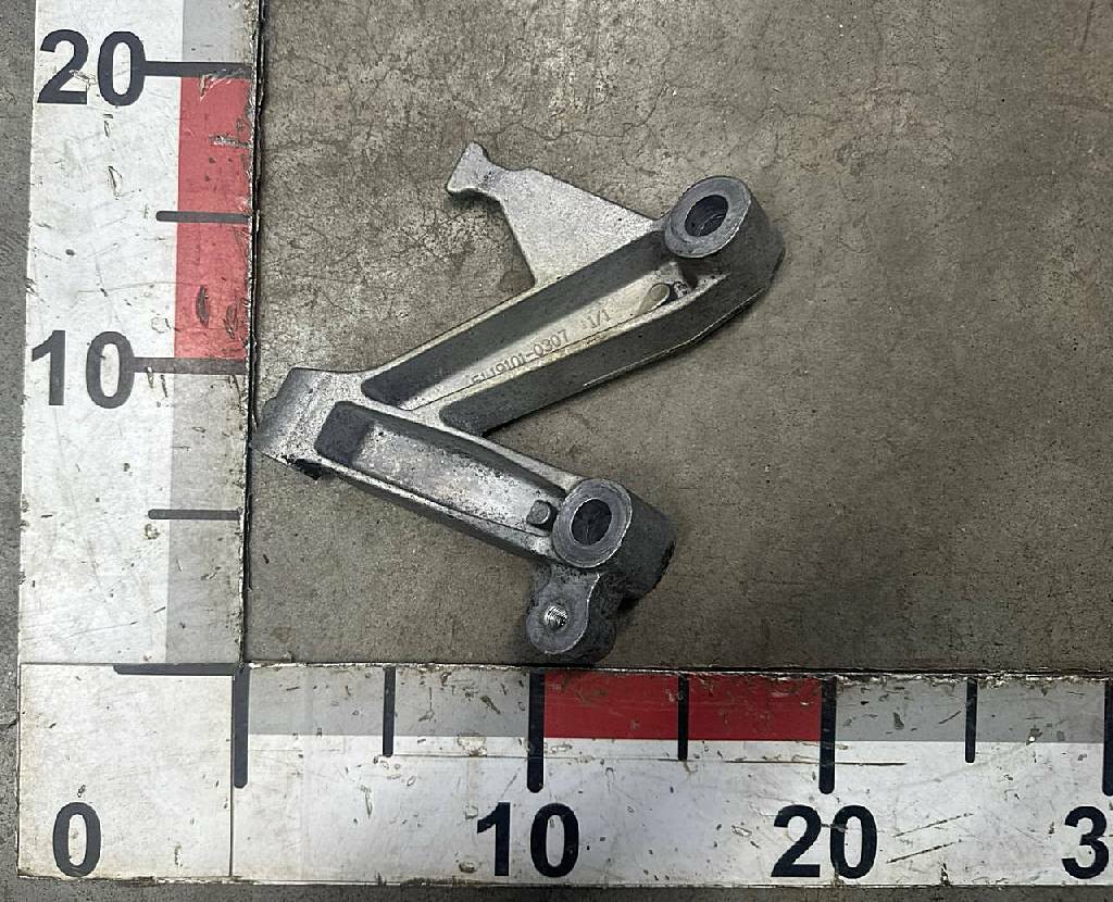 Кронштейн генератора б/у