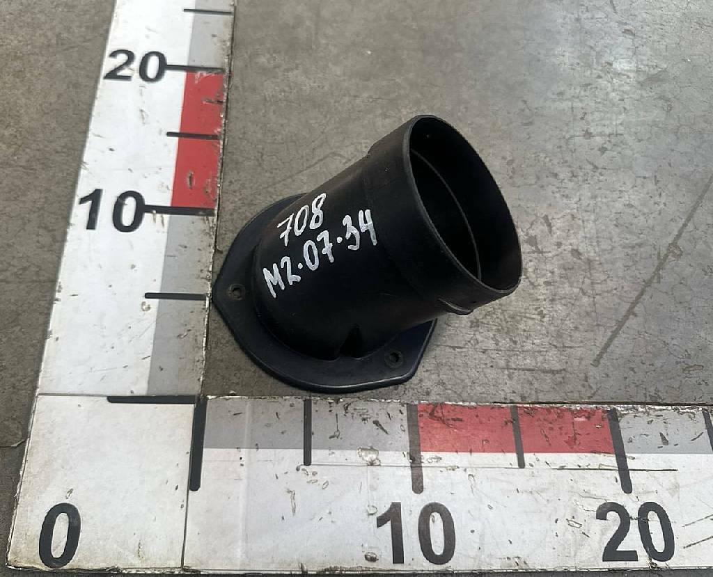 Патрубок корпуса автономного отопителя б/у