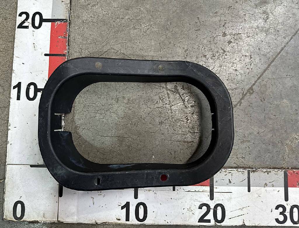 Рамка кожуха рычага коробки передач б/у