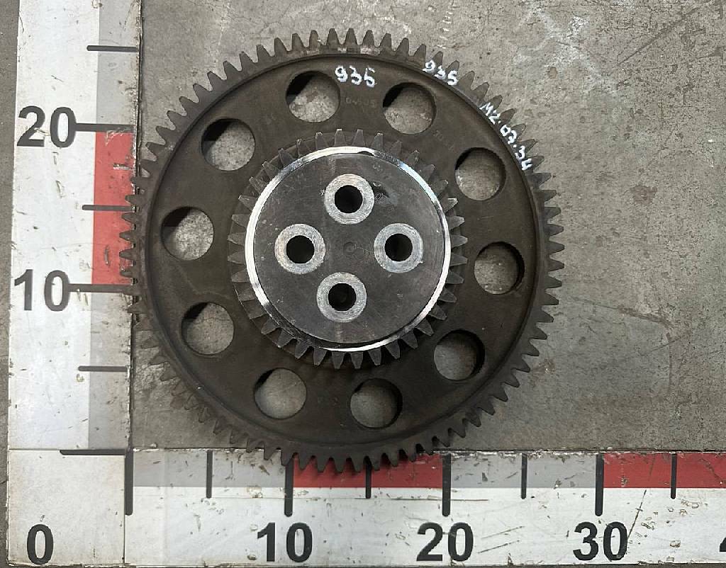 Шестерня грм промежуточная D2066 б/у