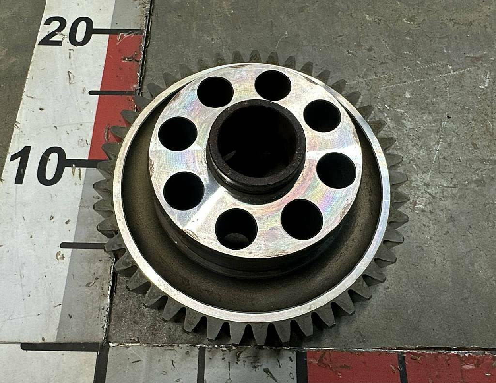 Шестерня коленвала D2066LF01 б/у