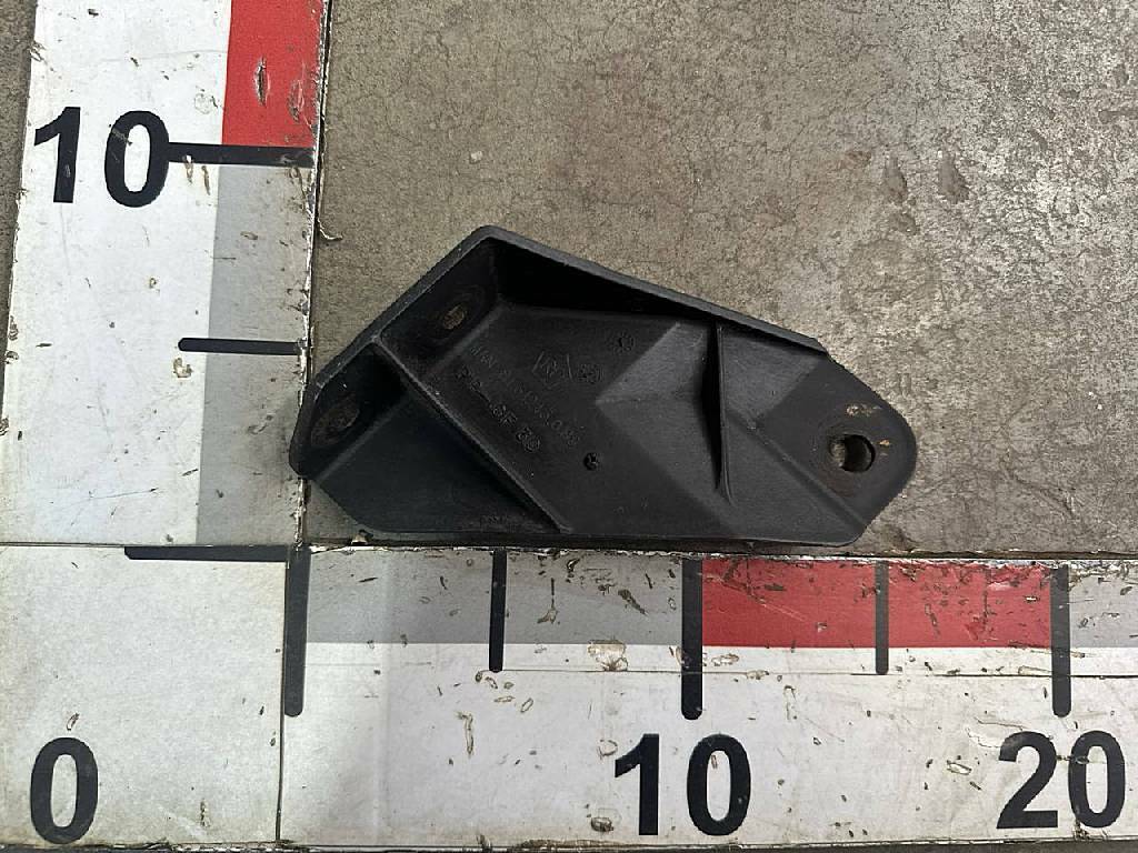 Кронштейн продолжения левого корпуса ступеней б/у