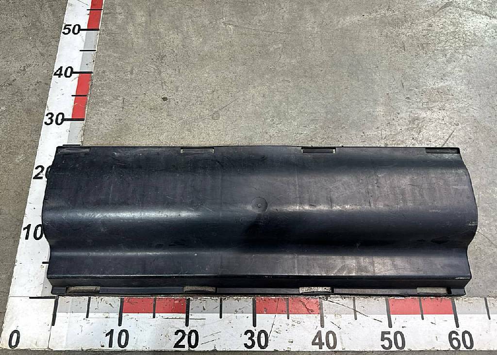 Крышка траверсы электрических розеток б/у