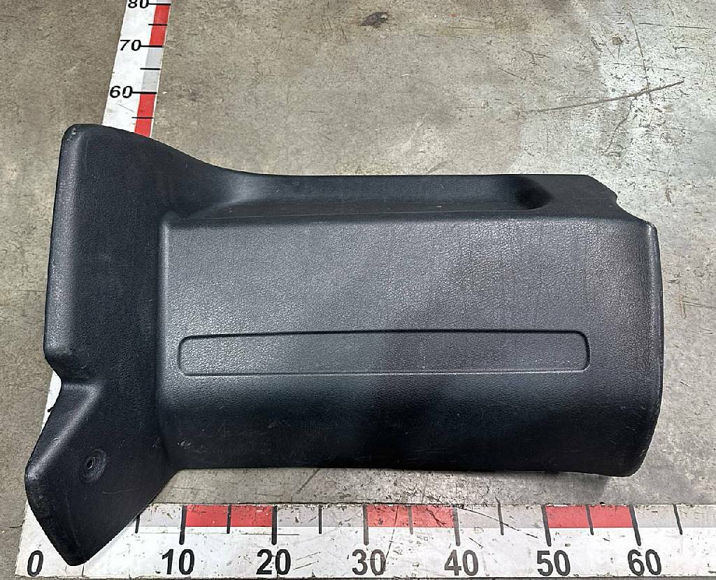 Накладка панели приборов правая б/у