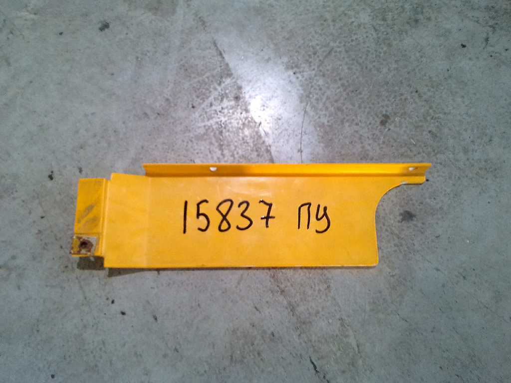 Накладка переднего крыла левая задняя часть б/у