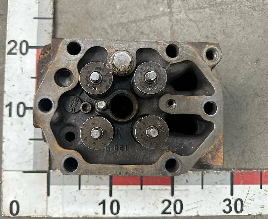 Головка блока цилиндров D2866 б/у