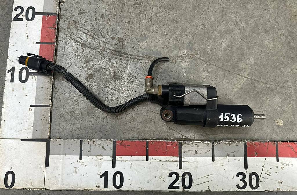 Цилиндр системы egr D2066 б/у