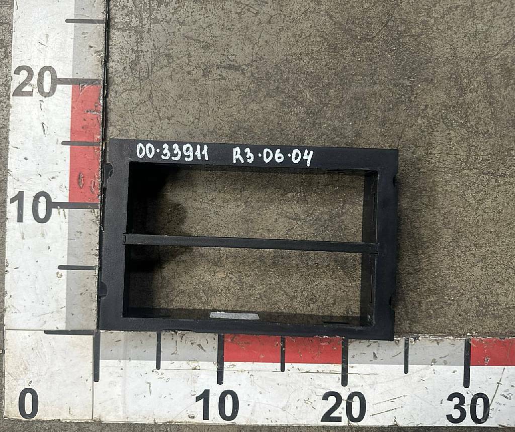 Рамка панели приборов б/у