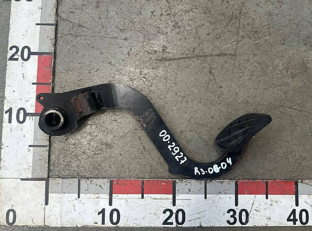 Педаль сцепления б/у