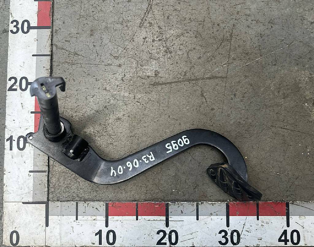 Педаль тормоза б/у