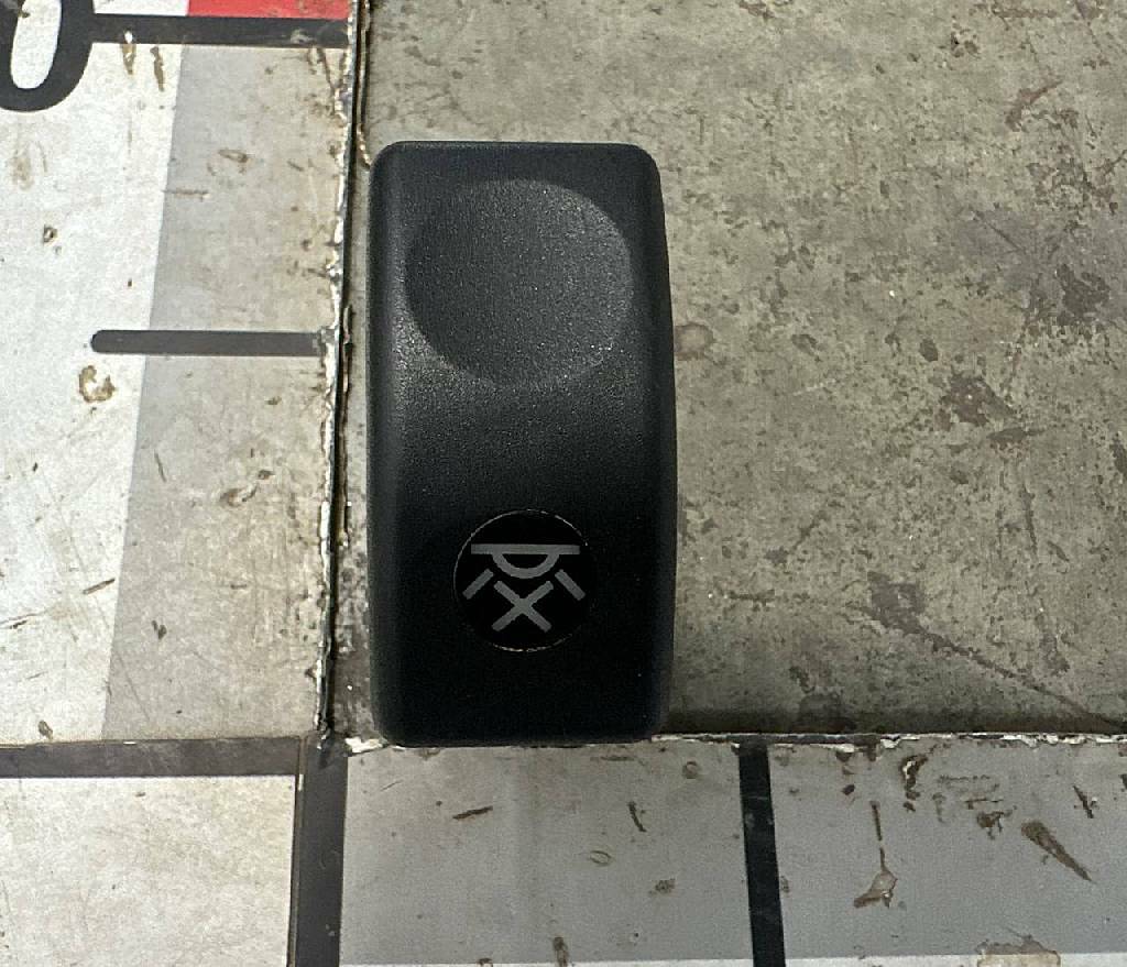 Клавиша освещения салона б/у