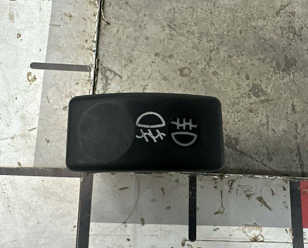 Клавиша противотуманных фар б/у