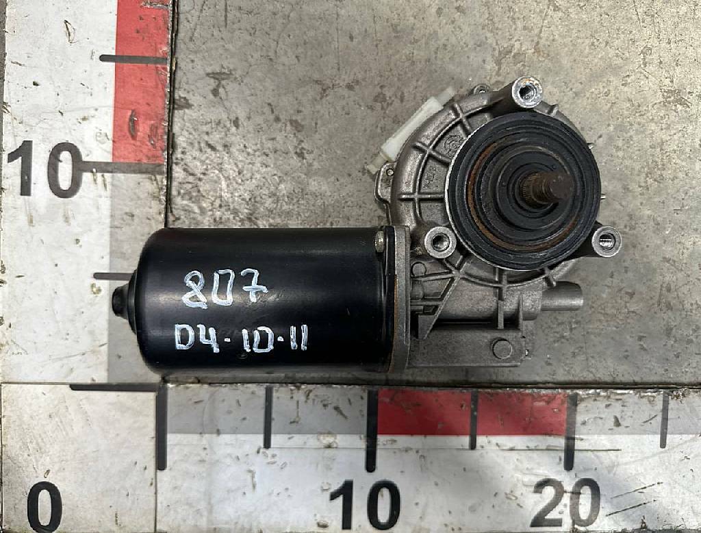 Моторчик трапеции стеклоочистителей б/у