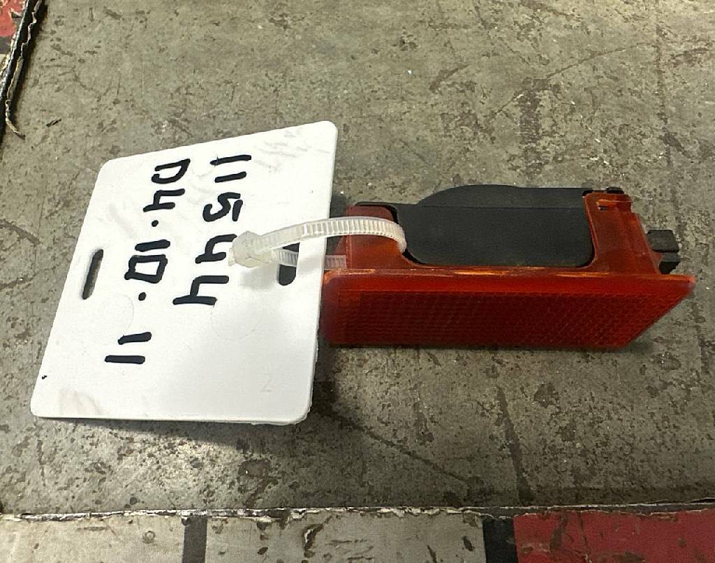 Плафон обшивки двери б/у