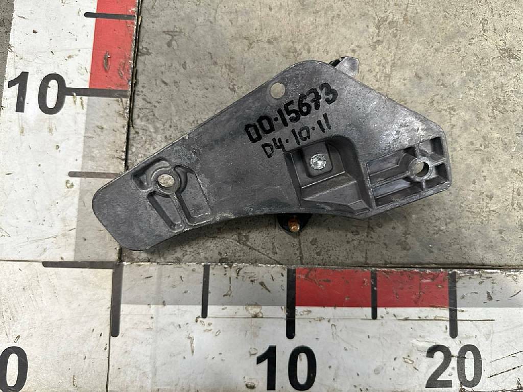 Ручка левой двери внутренняя б/у