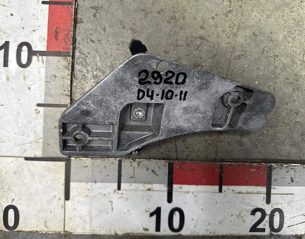 Ручка правой двери внутренняя б/у