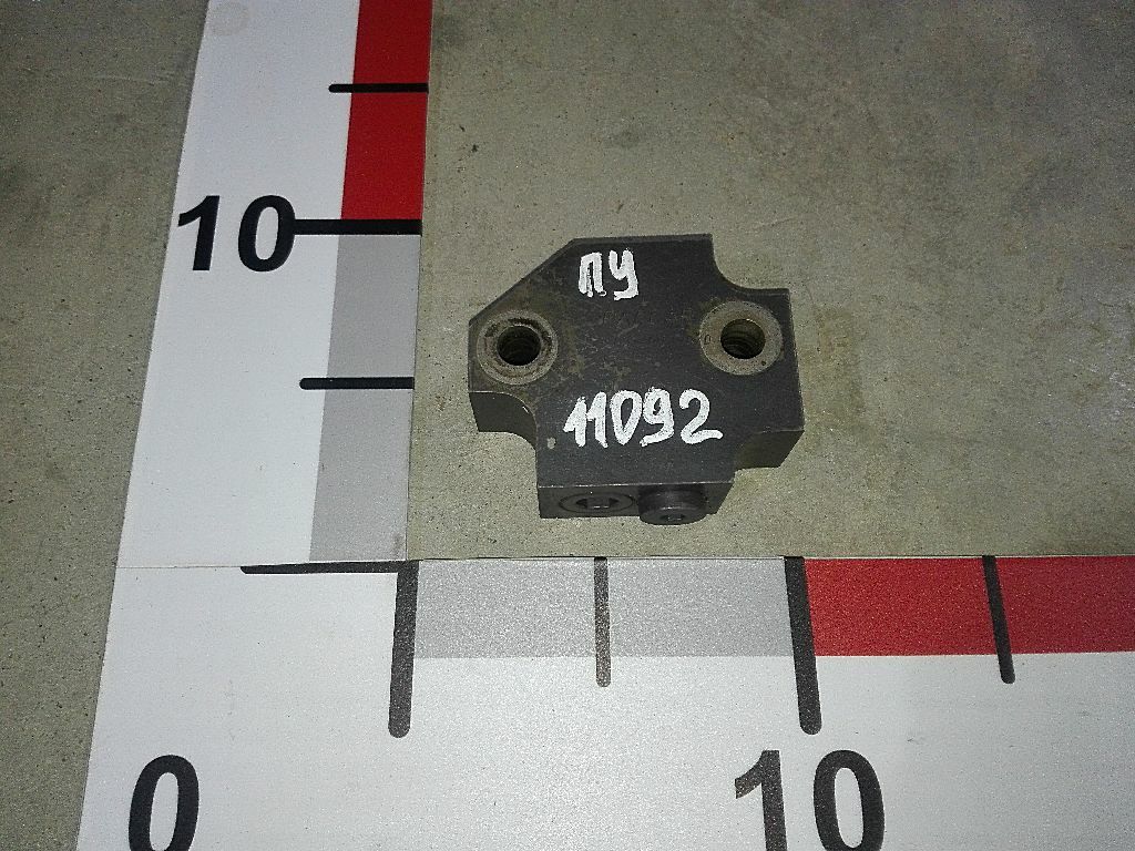 Клапан топливный обратный MX300 б/у