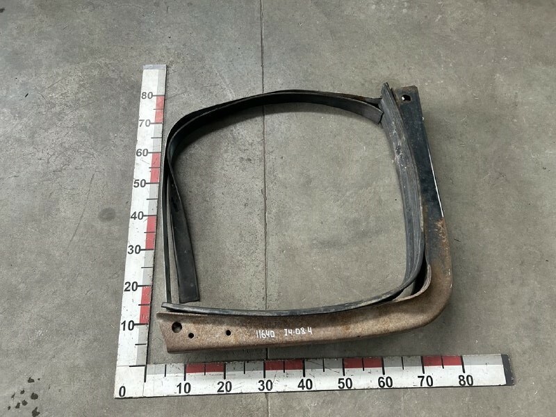 Кронштейн топливного бака б/у