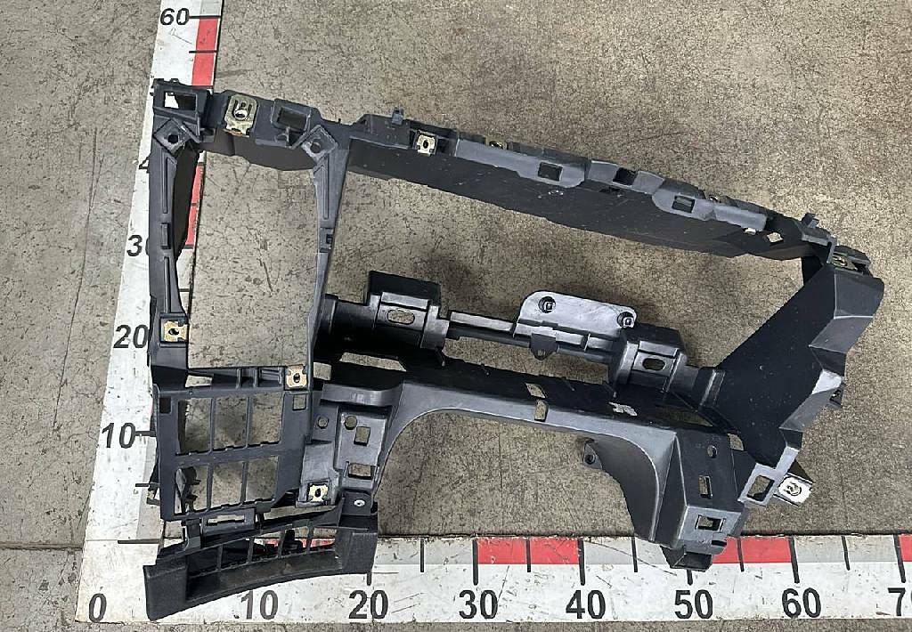 Панель приборов левая часть б/у