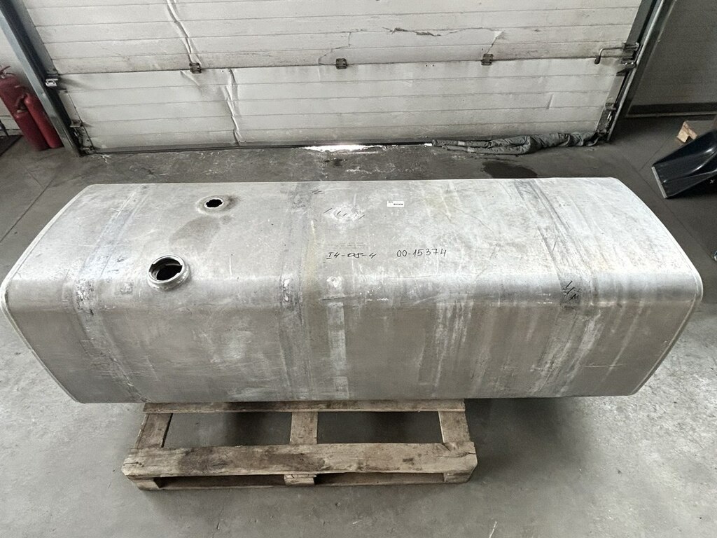 Бак топливный 800 л. б/у