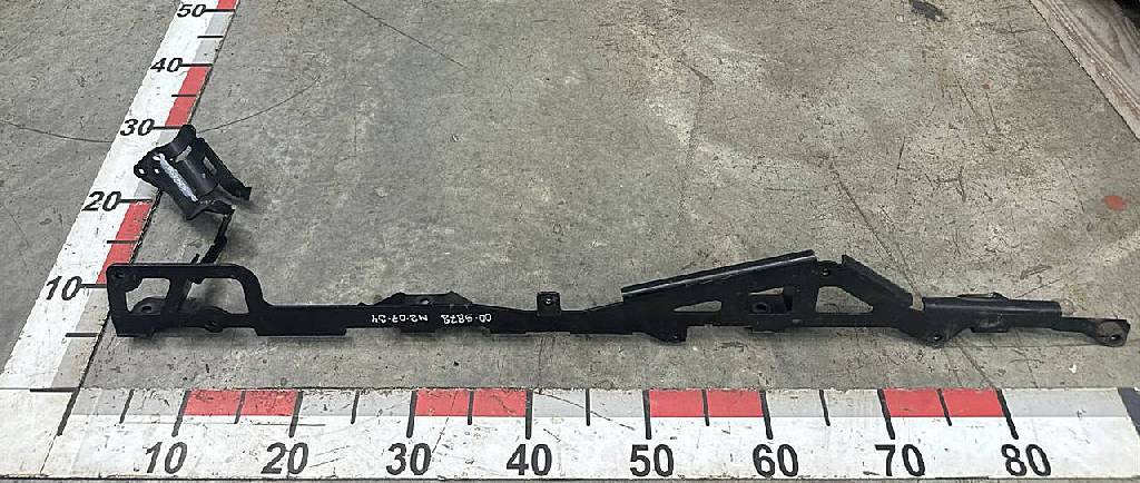 Кронштейн корпуса электрических контактов б/у