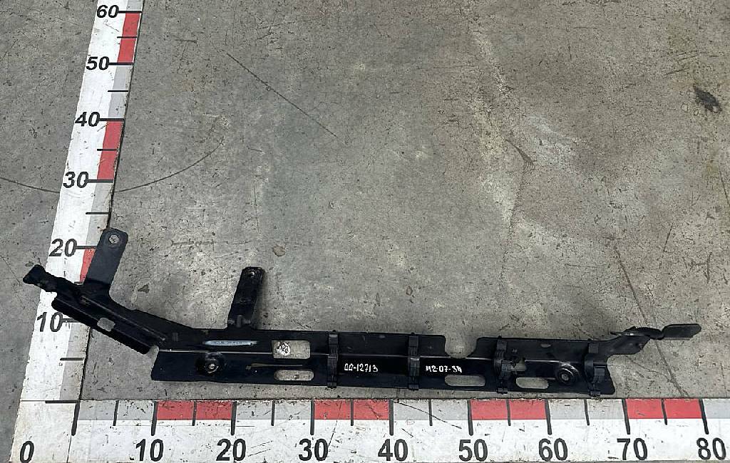 Кронштейн корпуса электрических контактов б/у