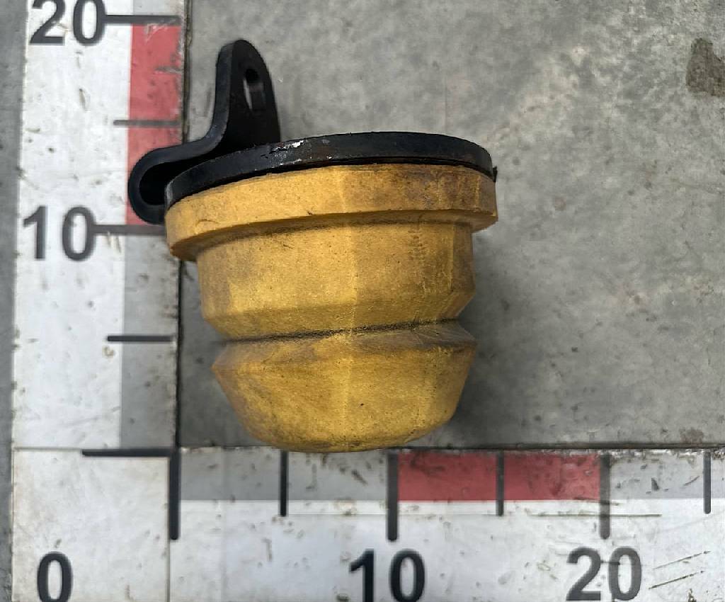 Кронштейн отбойника передней рессоры б/у